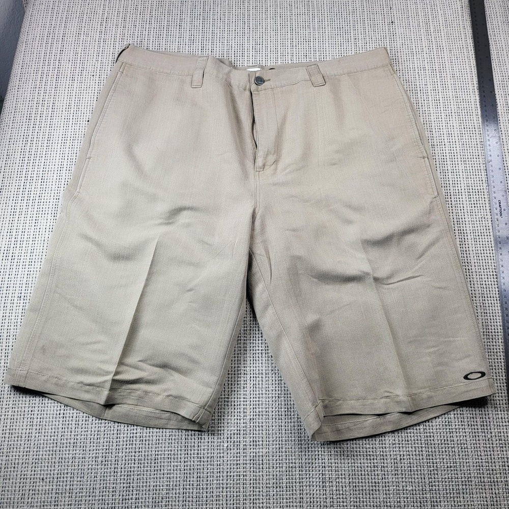 Oakley Shorts Mens 40 Beige Chino Canvas Flat Front Casual 12 Inseam Summer Logo